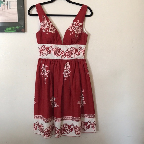Red and white v neck dress - Picture 6 of 8